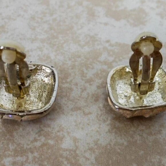 Vintage Glitter Enamel Clip On Earrings Gold Tone - Picture 6 of 6